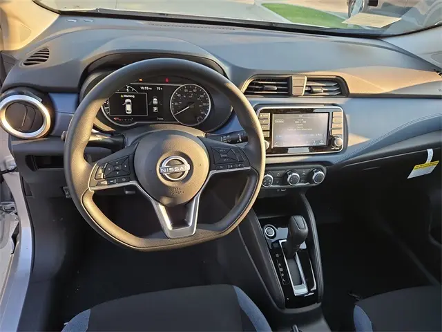 2025 Nissan Versa 1.6 SV photo 28