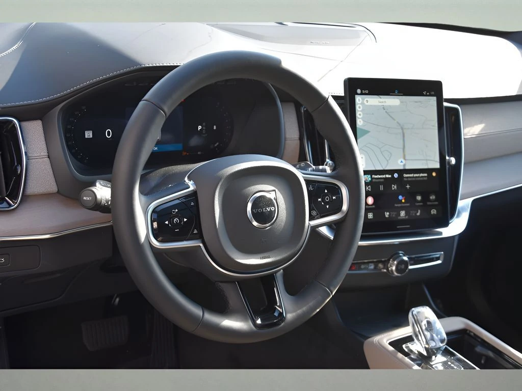 2026 Volvo - image 12