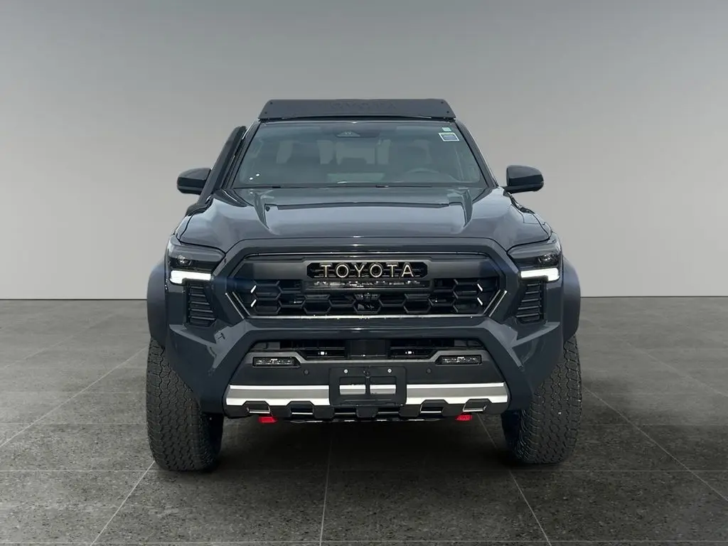 2025 Toyota Tacoma Trailhunter photo 2