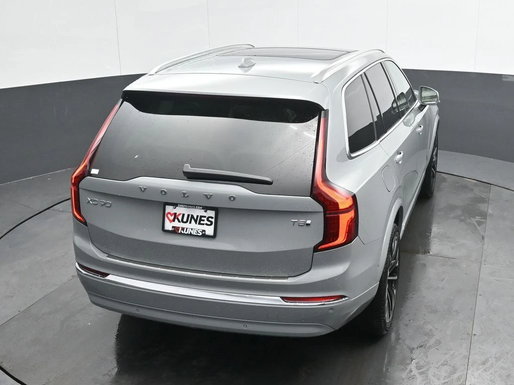 2026 Volvo - image 30