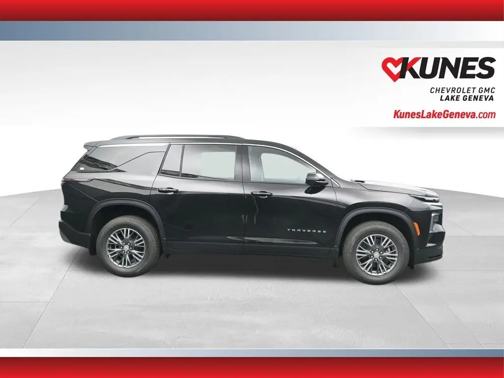 2026 Chevrolet Traverse 2LT photo 7