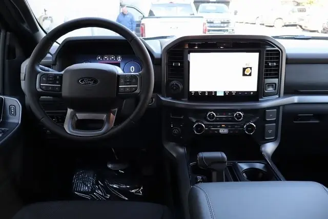 2025 Ford F-150 XLT photo 5