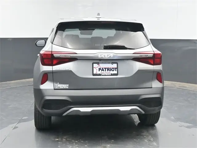 2023 Kia Seltos LX photo 4