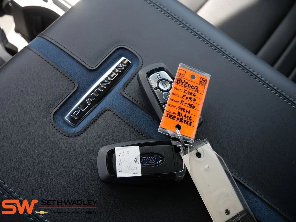 2026 Ford F-450 Super Duty Platinum - Photo 37