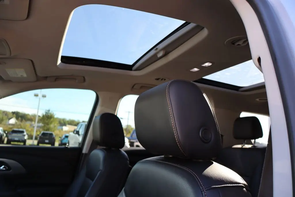 2021 Chevrolet Traverse Leather photo 27