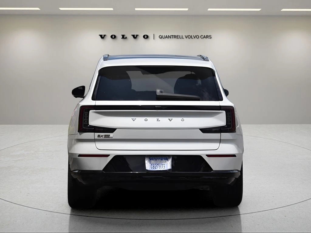 2025 Volvo - image 5