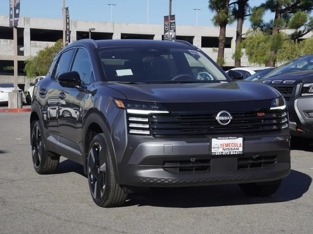 2026 Nissan KICKS SR's photo