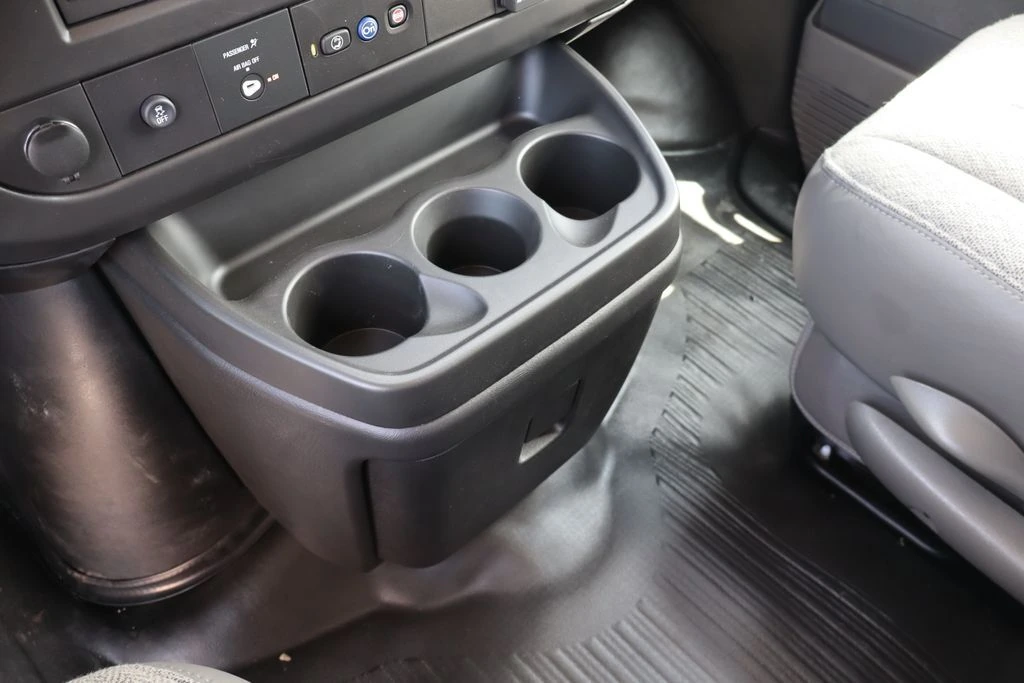 2025 Chevrolet Express Cargo Work Van - Photo 18