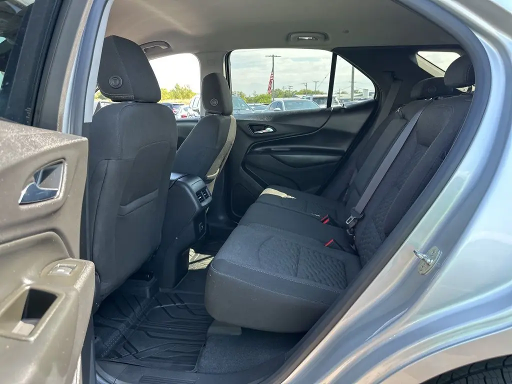 2020 Chevrolet Equinox LT photo 16