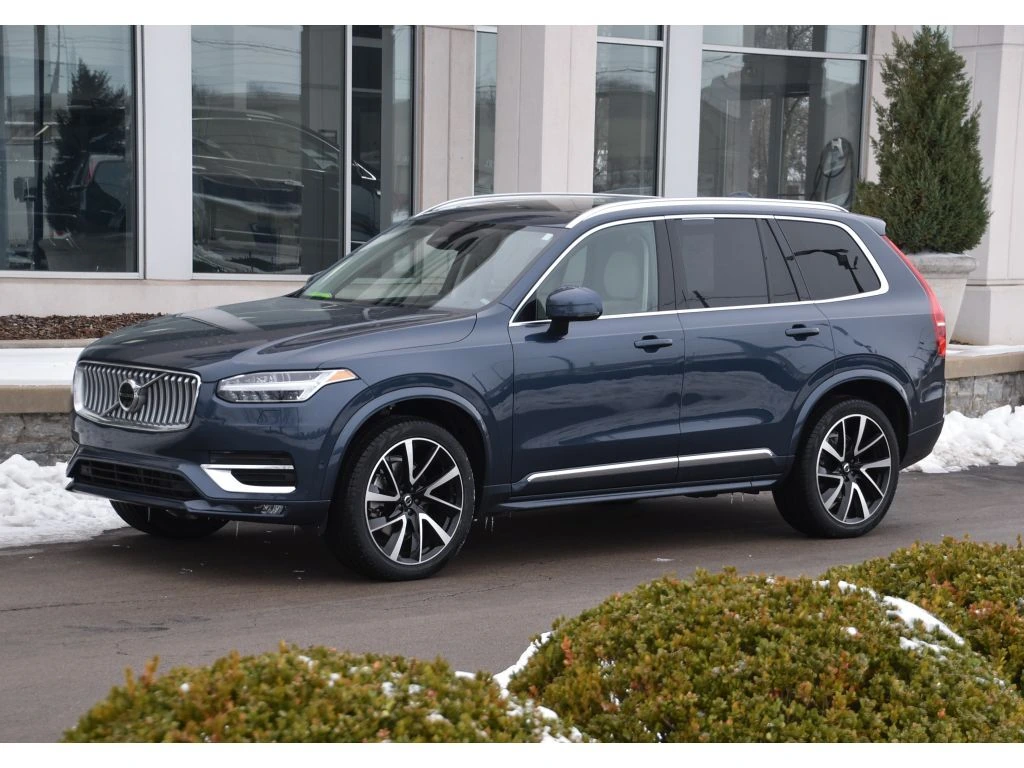 2023 Volvo - image 7