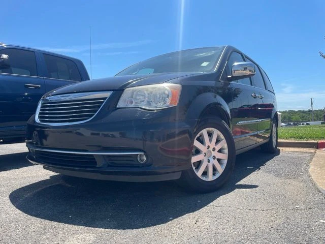 2012 Chrysler Town & Country Touring-L's photo