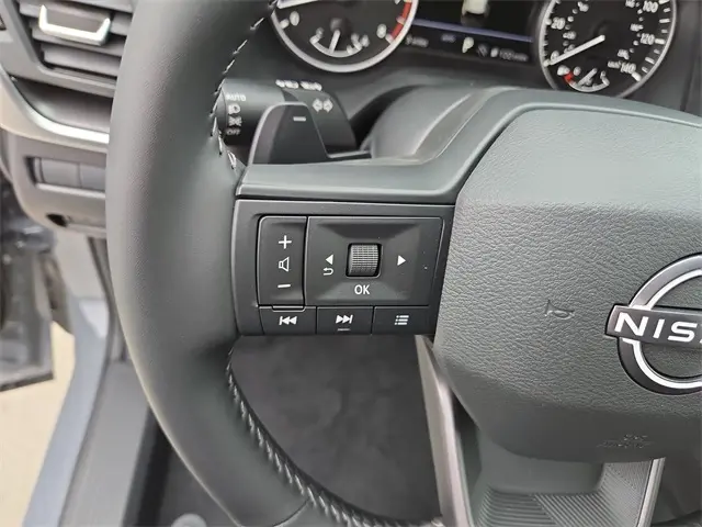2026 Nissan Rogue SV photo 4