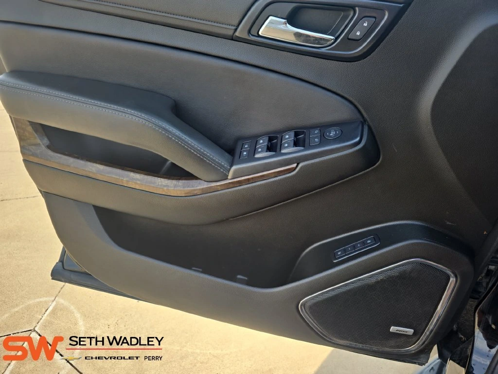 2019 Chevrolet Suburban LT - Photo 28