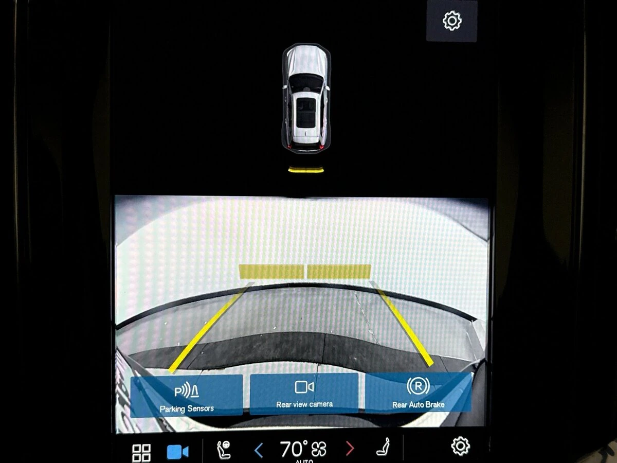 2025 Volvo - image 10