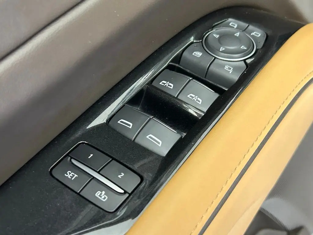 2022 Cadillac Escalade Premium Luxury photo 38