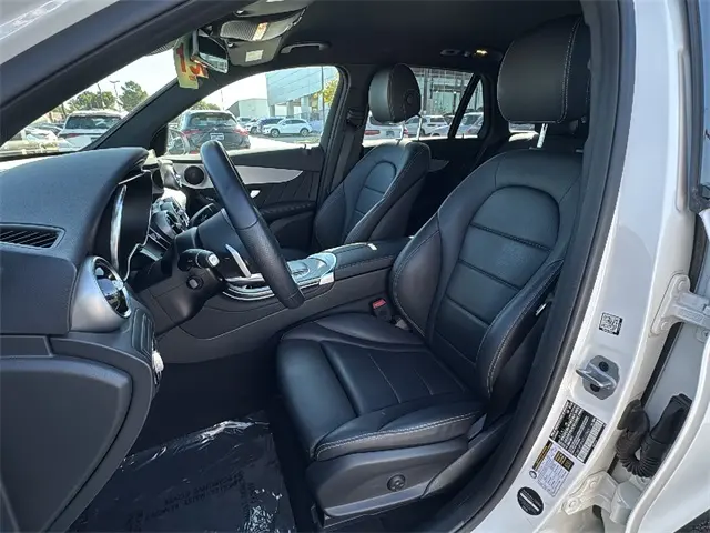 2022 Mercedes Benz GLC 300 photo 14