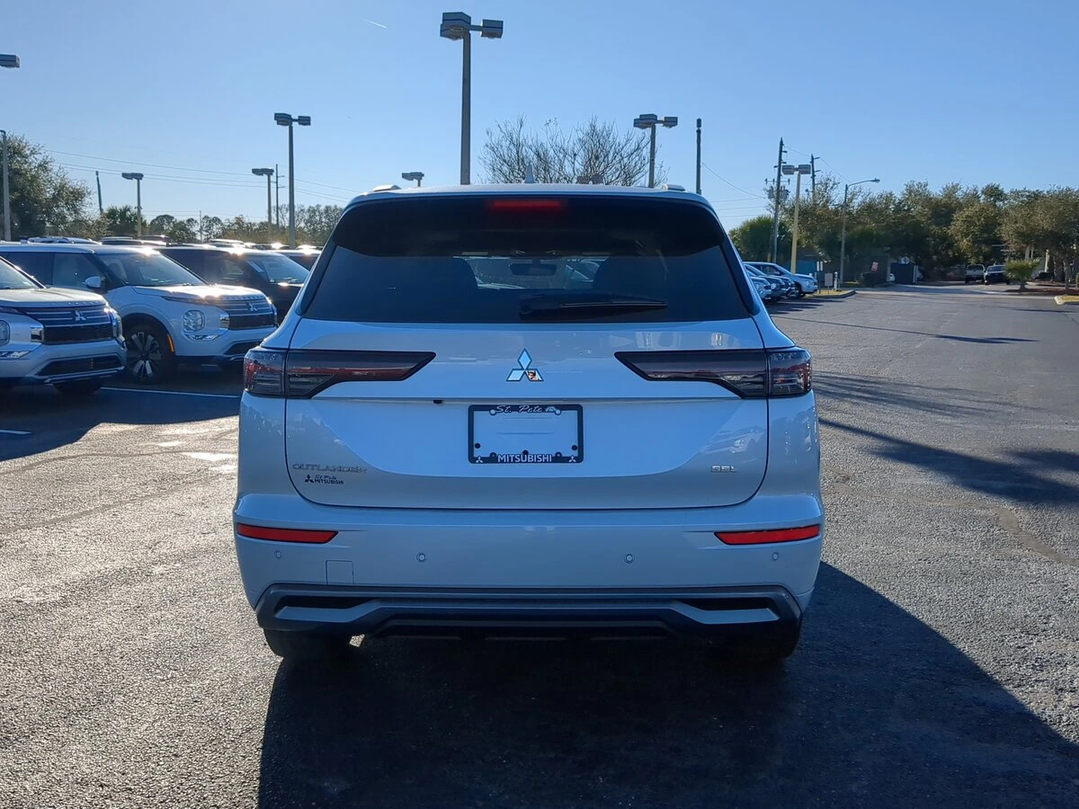 2026 Mitsubishi Outlander SEL - Photo 7
