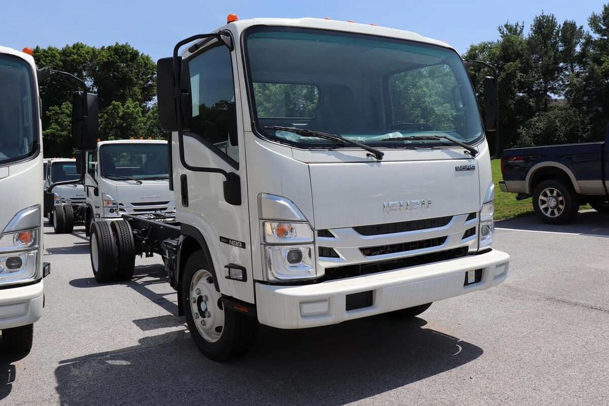 2025 Isuzu NRR in Harrisburg, PA
