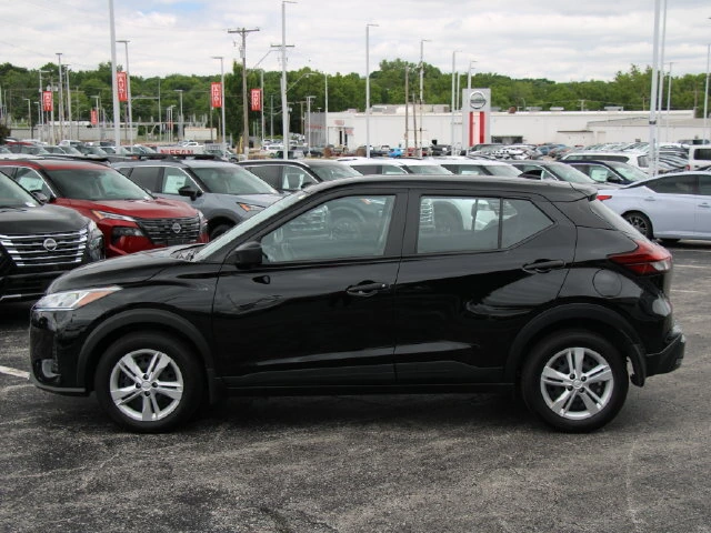 Used 2025 Nissan KICKS PLAY Base with VIN 3N1CP5BV1SL499818 for sale in Kansas City
