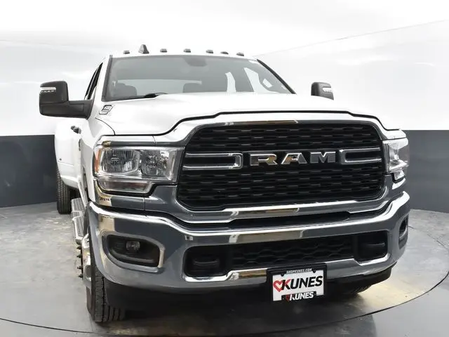 2023 Ram 3500 Big Horn photo 3