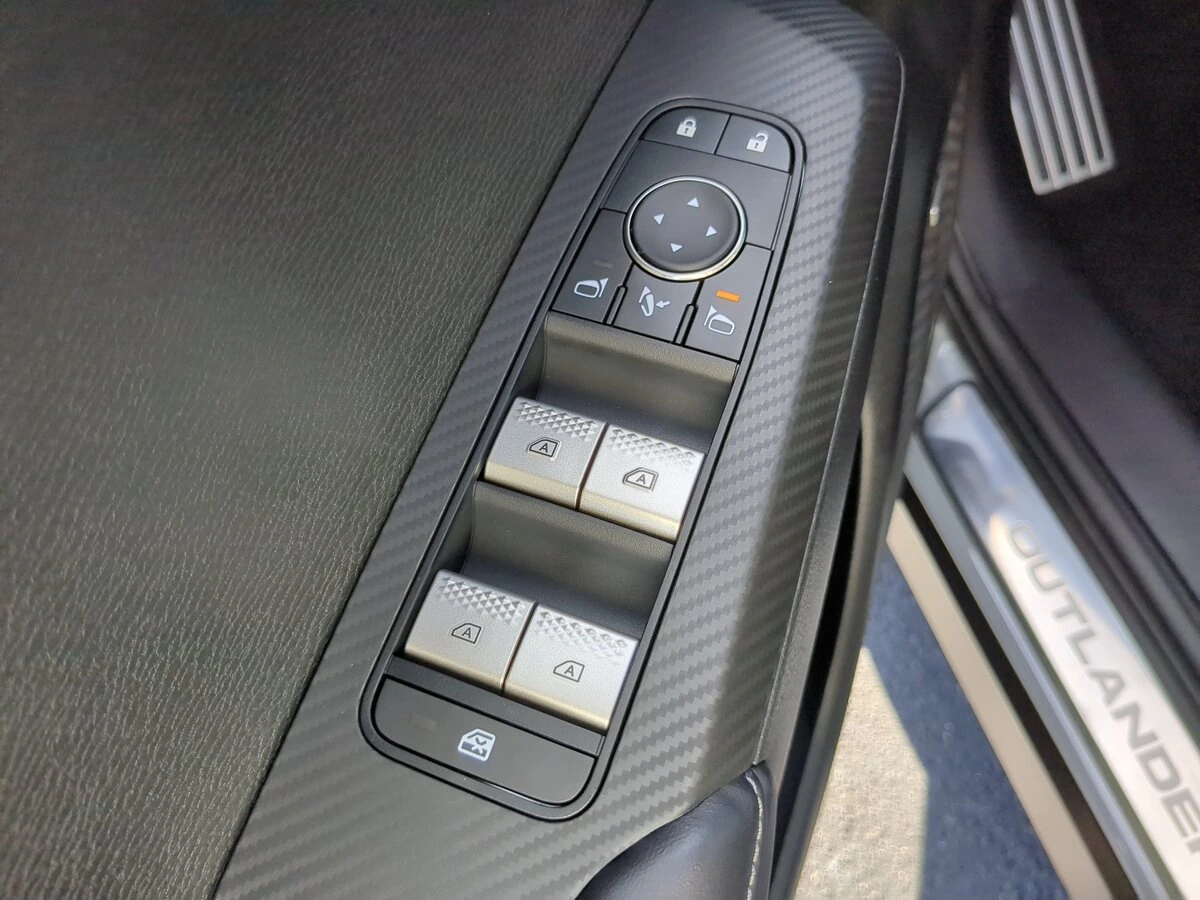 2026 Mitsubishi Outlander SEL - Photo 21
