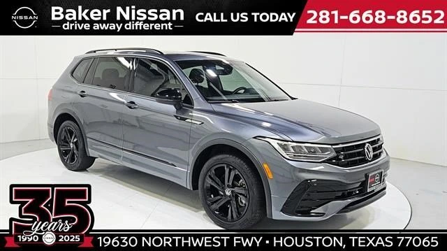 2023 Volkswagen Tiguan 2.0T SE R-Line Black's photo