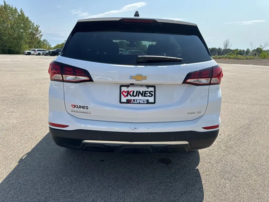 2024 Chevrolet Equinox LT photo 4