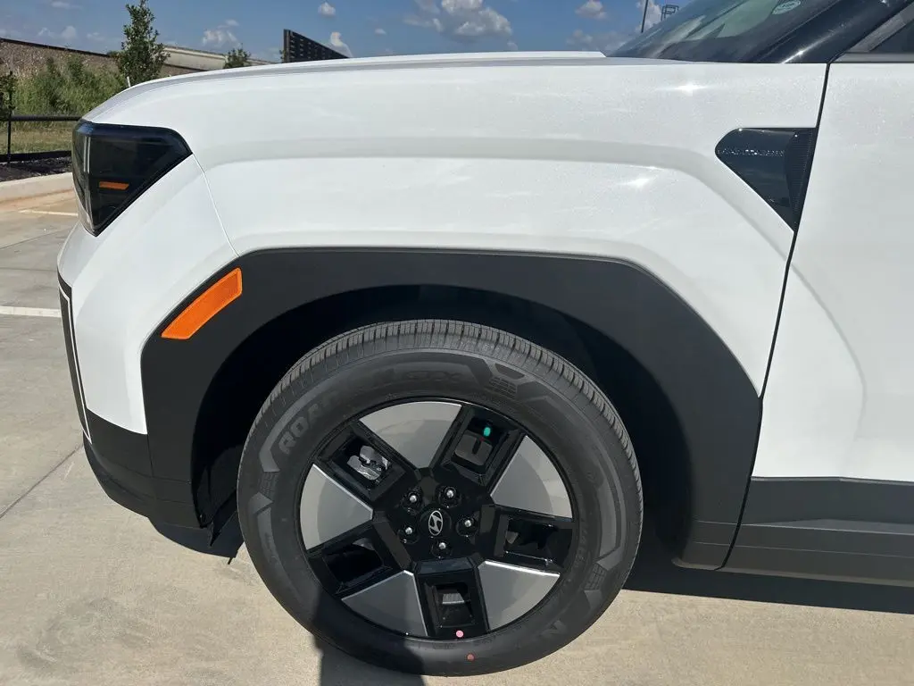 2026 Hyundai Santa Fe SE photo 7