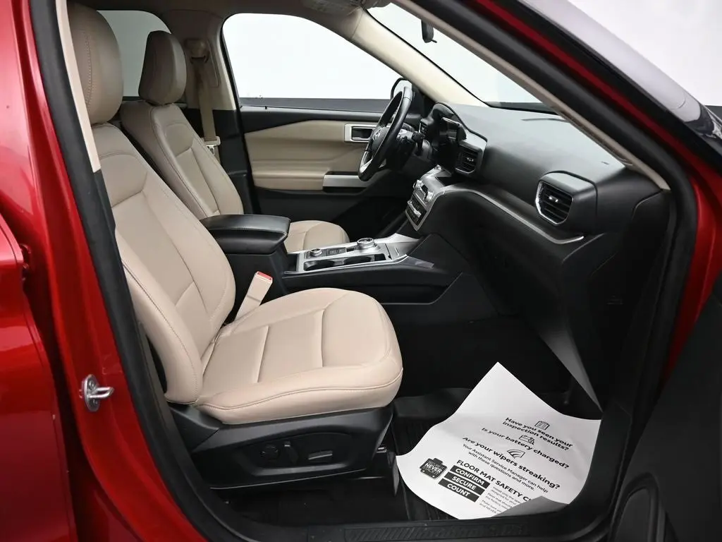 2020 Ford Explorer XLT photo 15