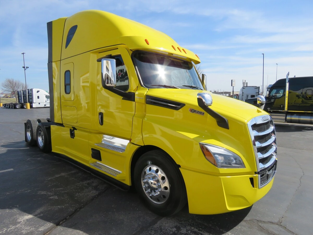 2022 Freightliner Cascadia - image 10
