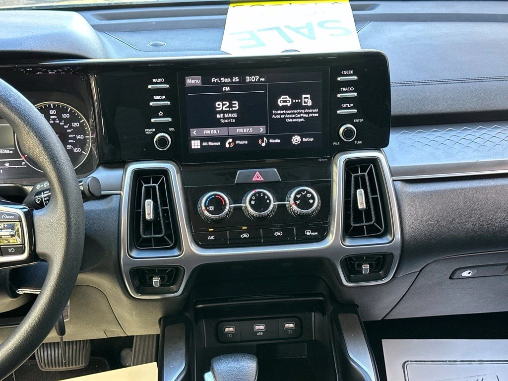 2022 Kia Sorento LX - Photo 45