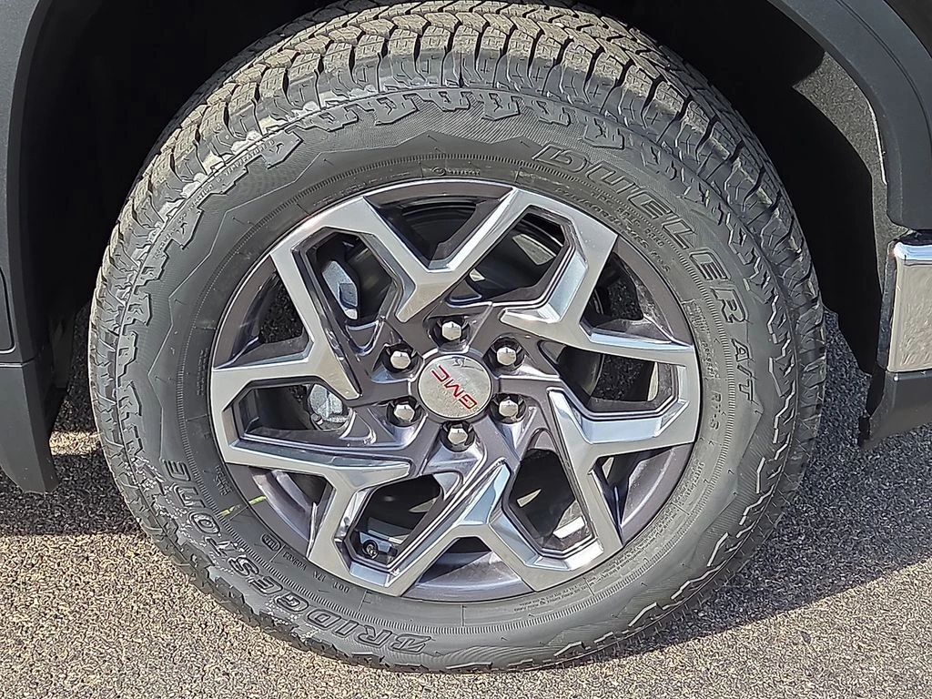 2026 GMC Sierra 1500 SLT - Photo 9