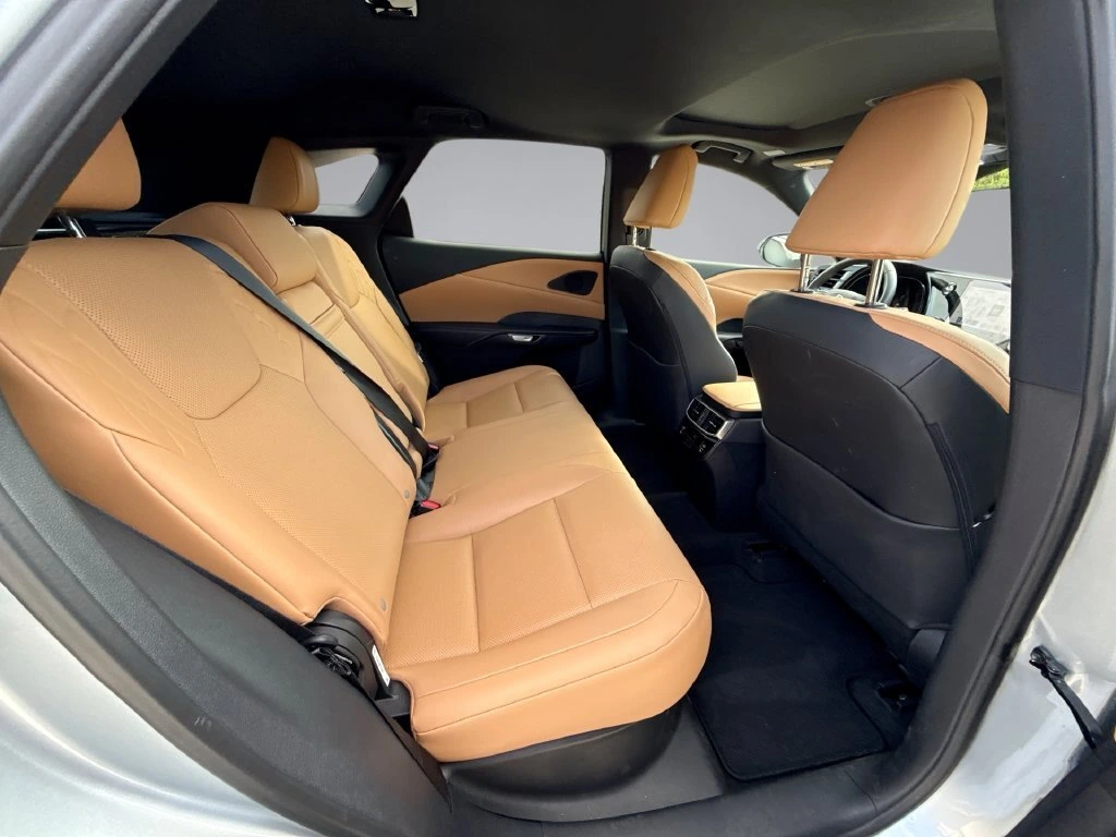 2026 Lexus RX 350 - Photo 17