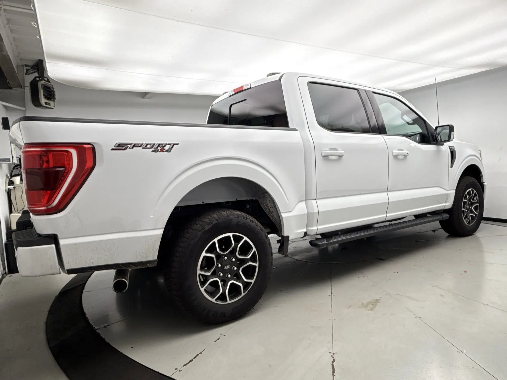 2023 Ford F-150 XLT photo 4
