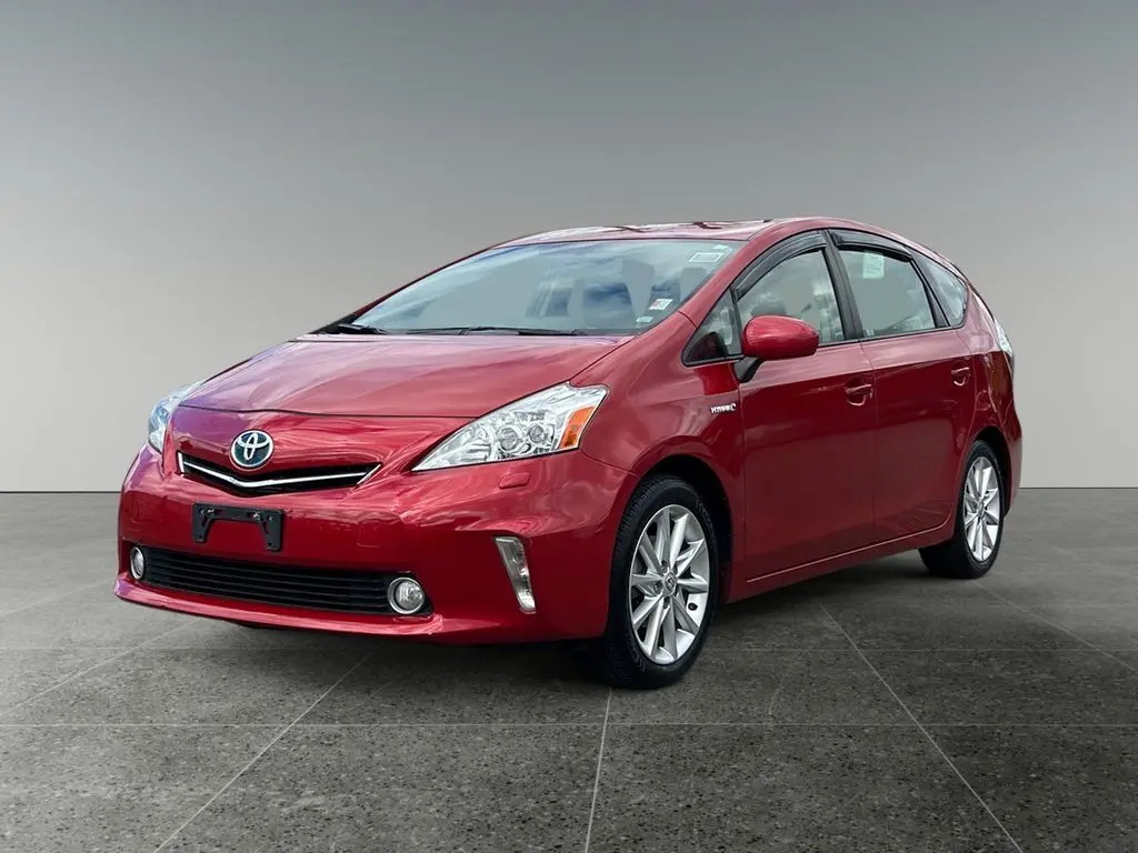 2014 Toyota Prius V Five photo 3