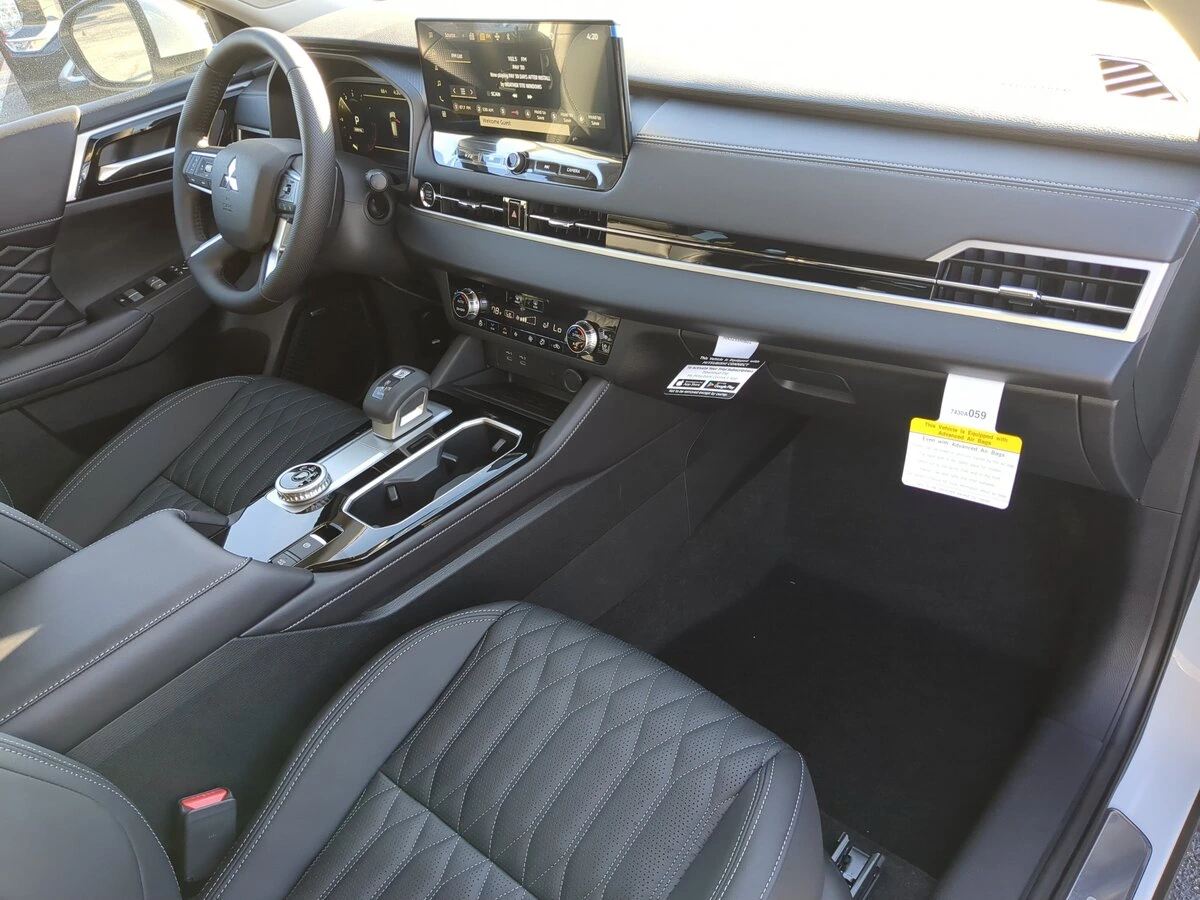 2026 Mitsubishi Outlander SEL - Photo 15