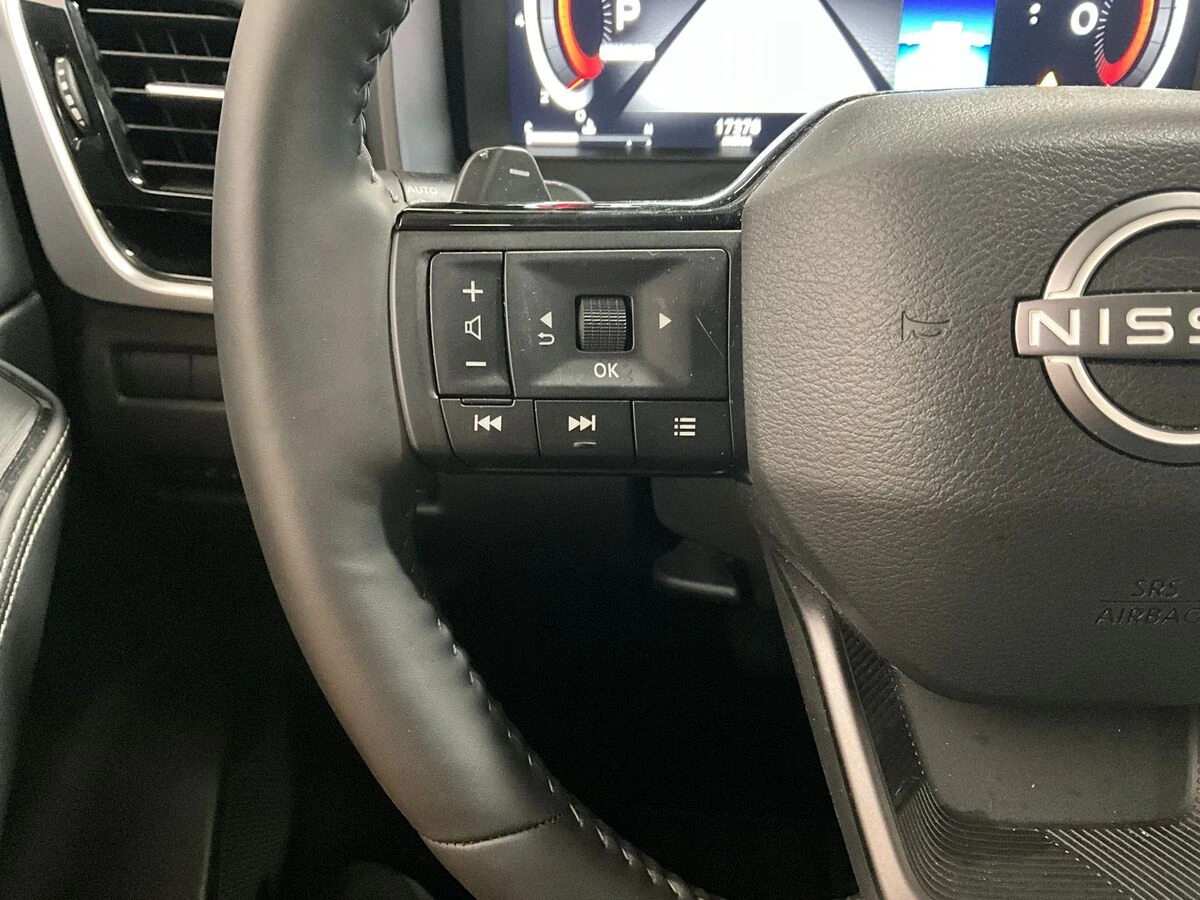 2025 Nissan Rogue SL - Photo 17