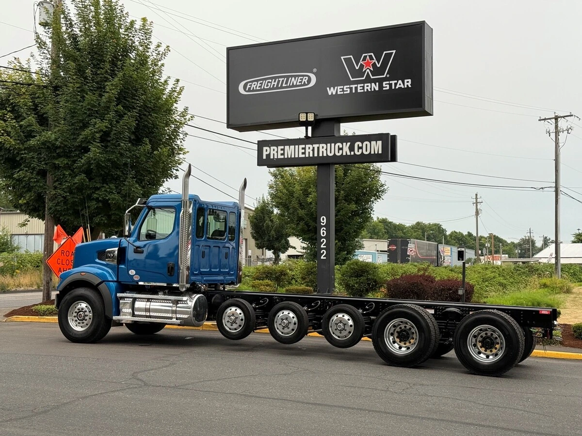 2027 Western Star 49X — photo 7