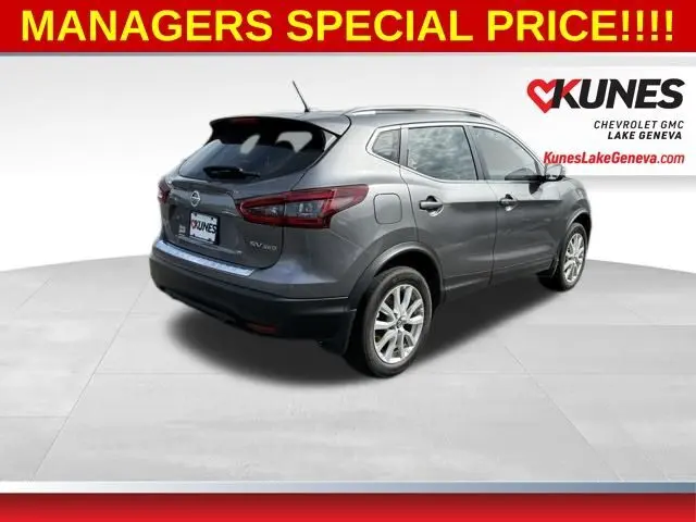 2021 Nissan Rogue Sport SV photo 3