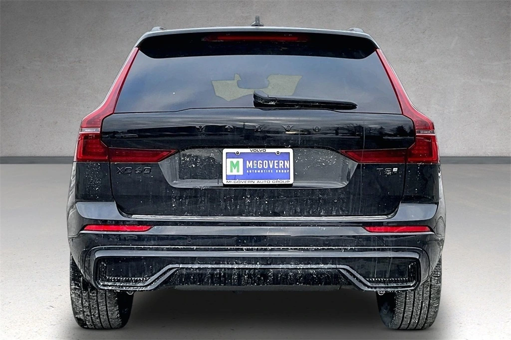 2026 Volvo - image 4