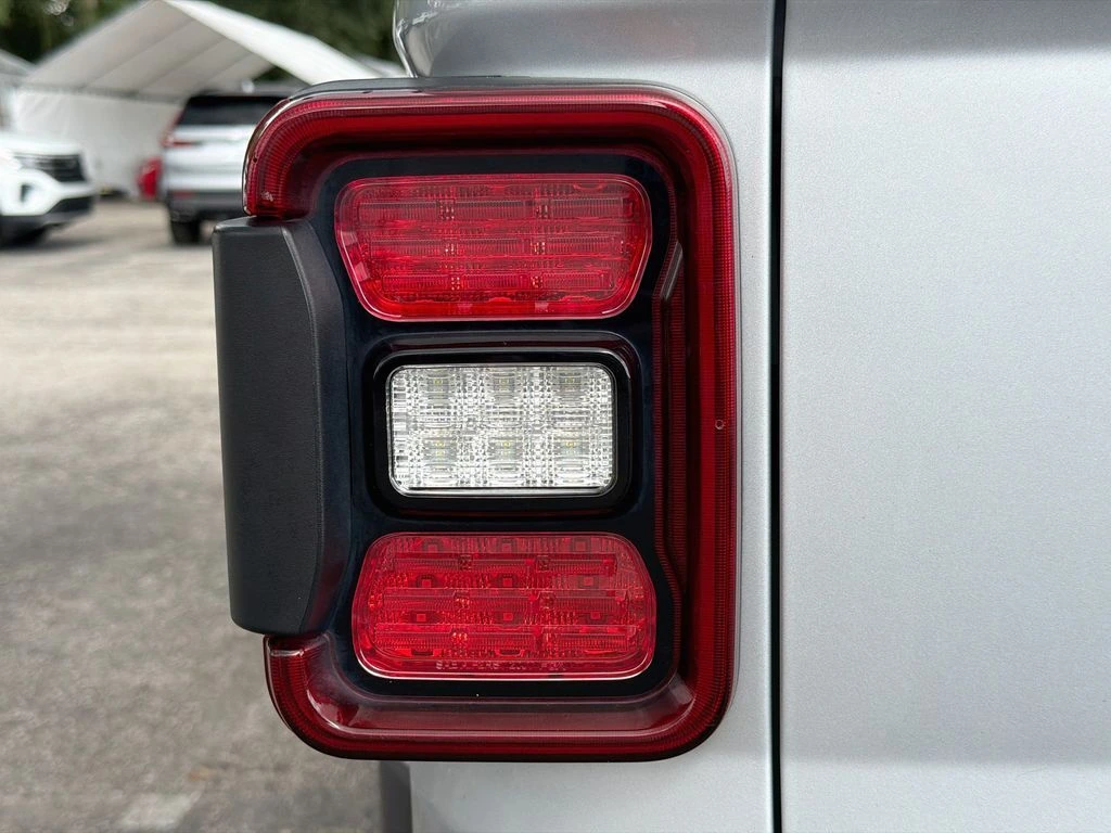 2022 Jeep Gladiator Overland - Photo 10