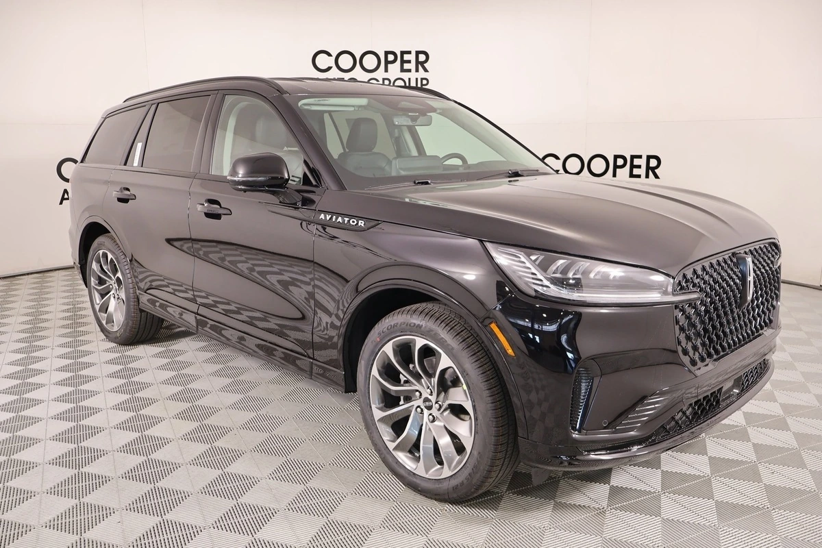 2026 Lincoln Aviator Premiere's photo