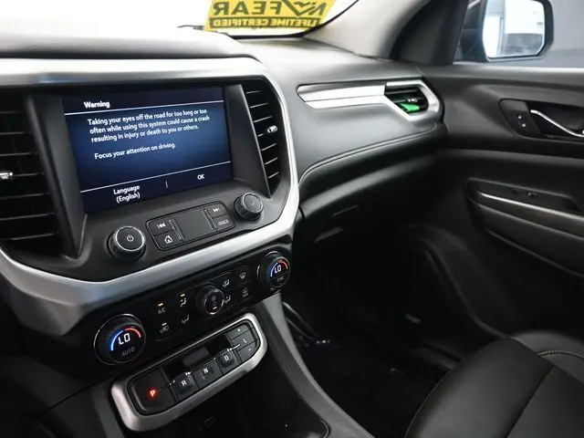 2023 Gmc Acadia SLT photo 17