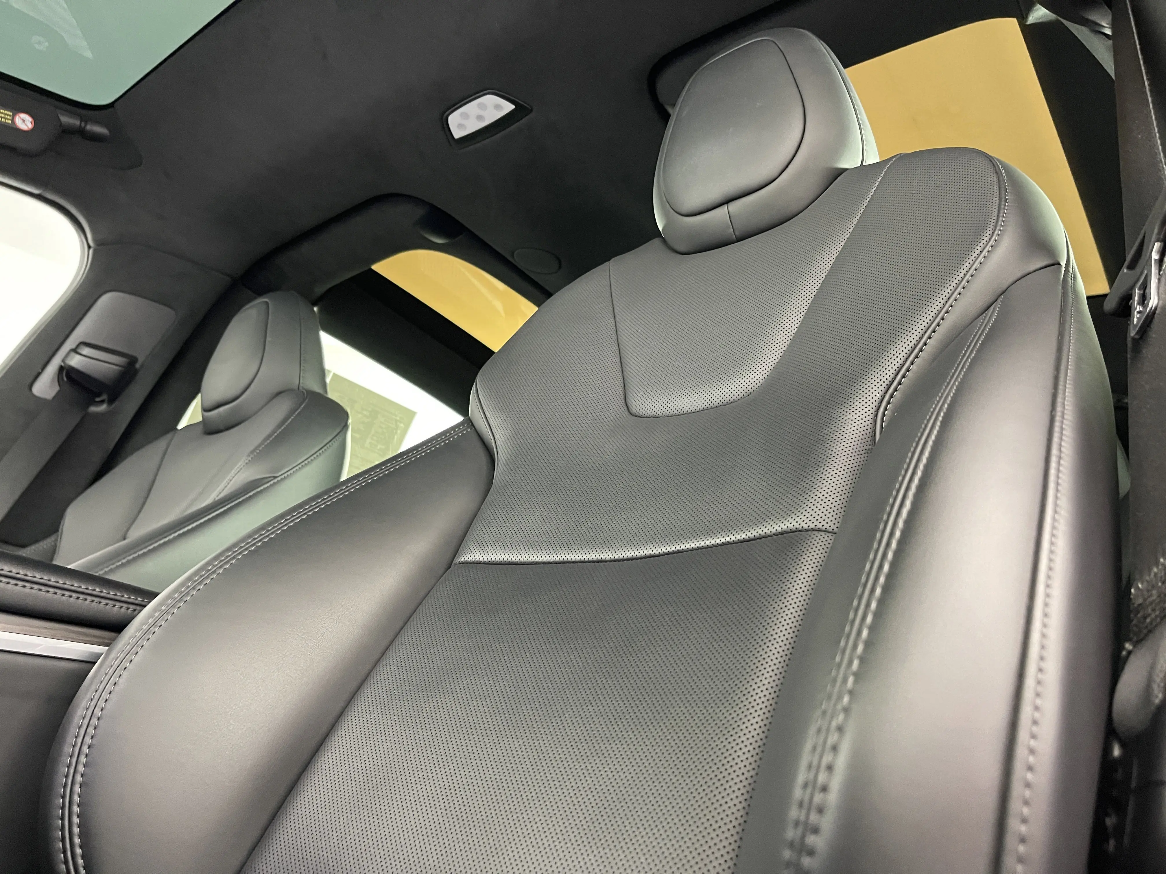 2022 Tesla Model X photo 18