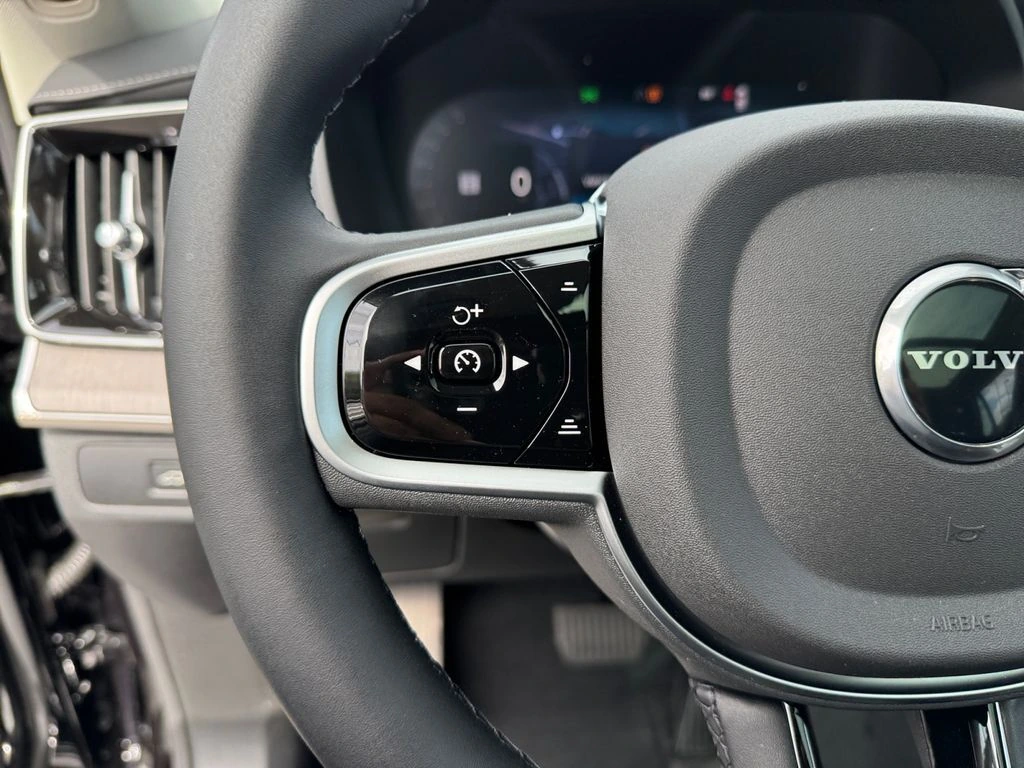 2026 Volvo - image 18