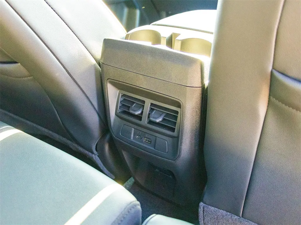 2026 Chevrolet Colorado LT photo 15