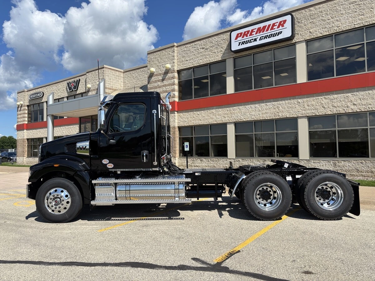 2027 Western Star 49X — photo 8