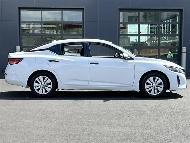 2025 Nissan Sentra S photo 5
