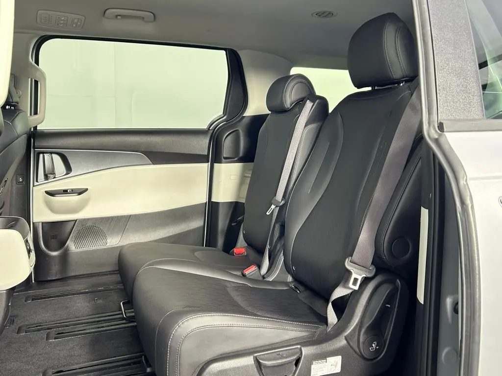 2022 Kia Carnival LXS photo 14
