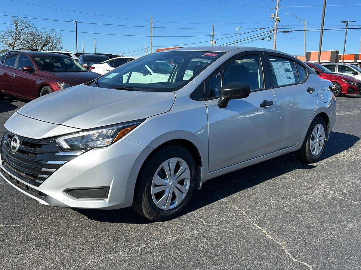 2025 Nissan Versa Sedan S's photo